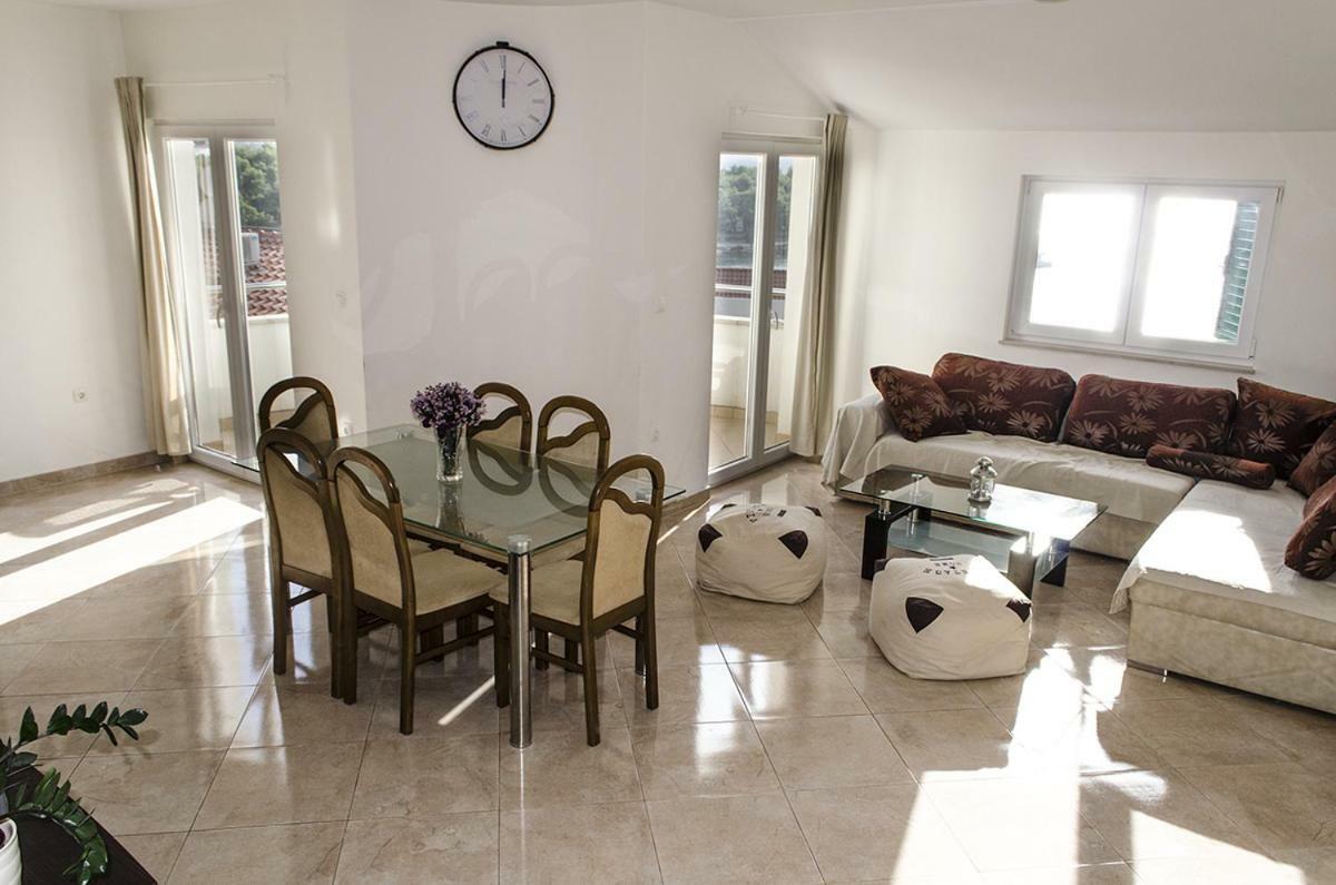 Ferienwohnung Mars Trogir Exterior foto